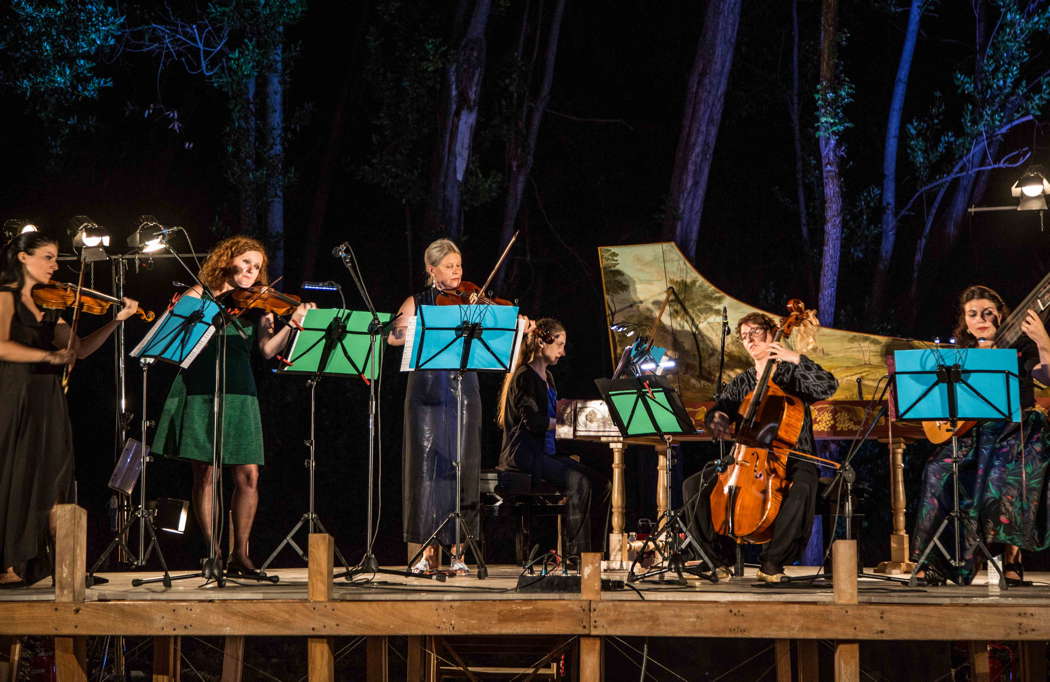 Giardino di Delizie performing in Rome - Ewa Anna Augustynowicz, violin, Valeria Caponetto, violin, Svetlana Fomina, viola, Elisabetta Ferri, harpsichord, Agnieszka Oszanca, cello and Francesca Benetti, theorbo. Photo © 2022 Max Pucciariello