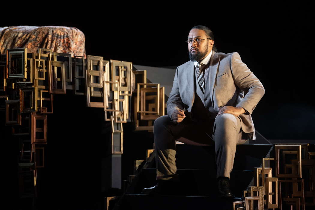 Benson Wilson as Frank, Paul's faithful but critical close friend in Longborough Festival Opera's staging of Korngold's 'Die tote Stadt'. Photo © 2022 Matthew Williams-Ellis