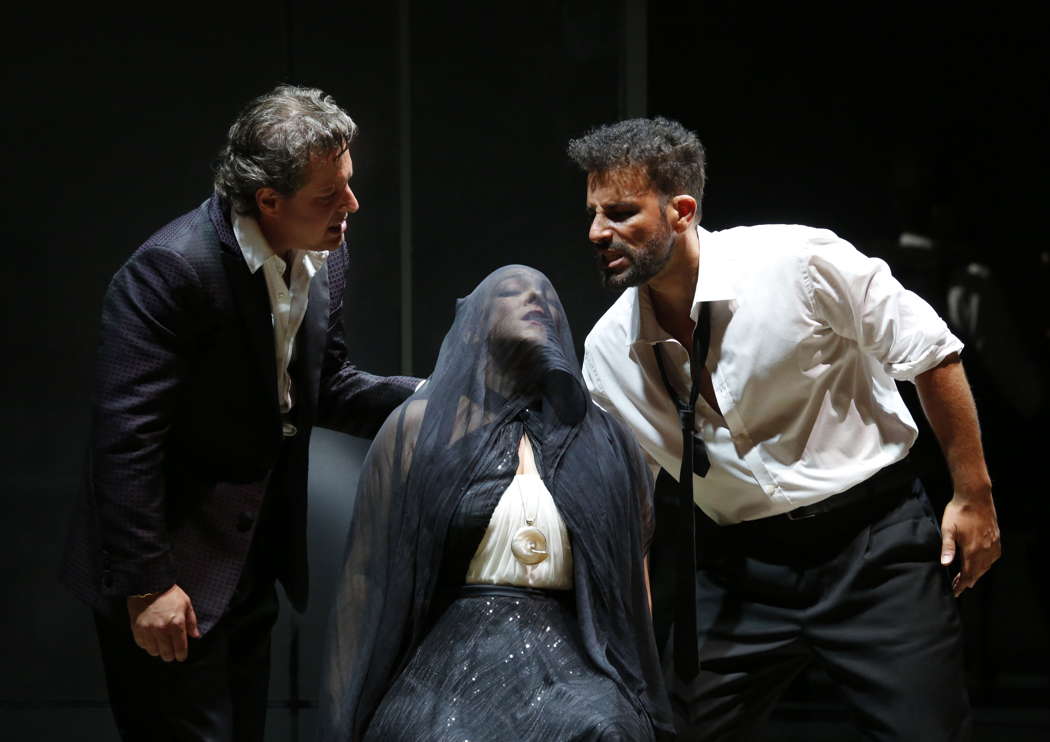 Dmitry Korchak as Rodrigo, Eleonora Buratto as Desdemona and Enea Scala in the title role of Rossini's 'Otello'. Photo © 2022 Amati Bacciardi