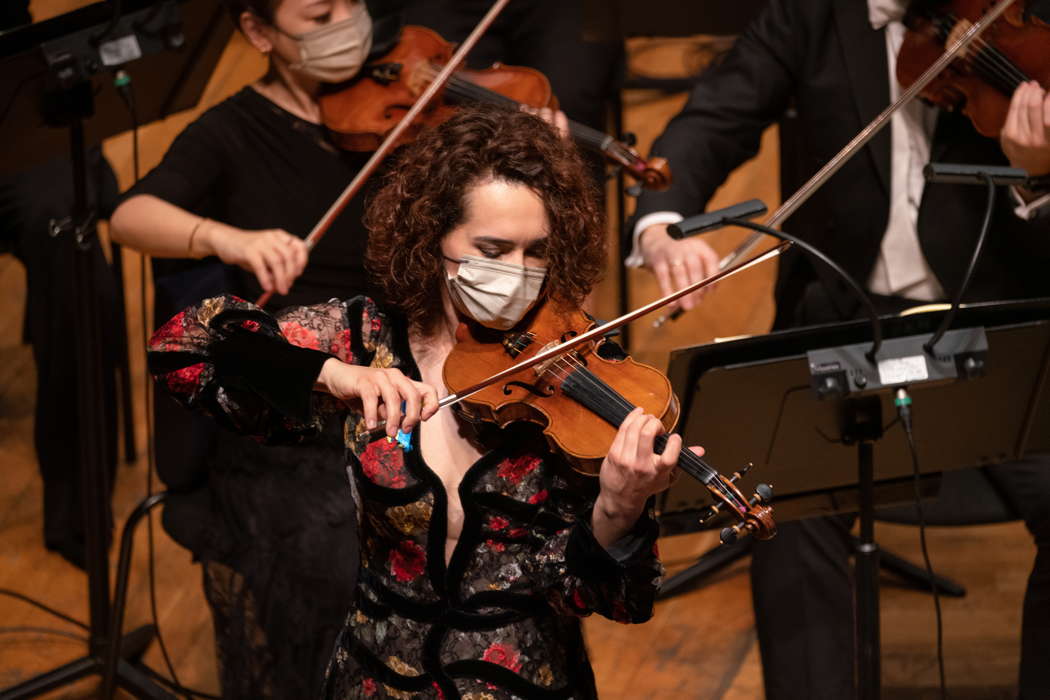 Alena Baeva plays Korngold's Violin Concerto with the Hong Kong Philharmonic Orchestra. Photo © 2022 Keith Hiro