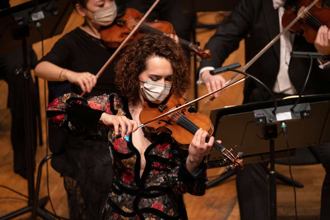 Alena Baeva plays Korngold's Violin Concerto with the Hong Kong Philharmonic Orchestra. Photo © 2022 Keith Hiro
