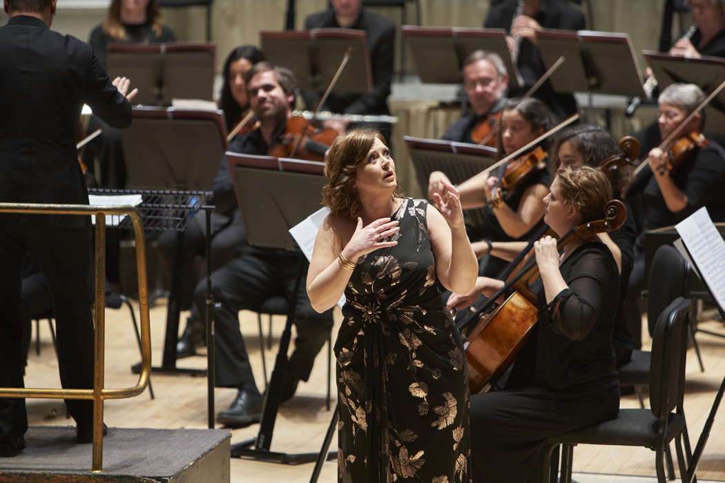 Fflur Wyn as Euridice in Opera North's production of Gluck's 'Orfeo ed Euridice'. Photo © 2022 Justin Slee