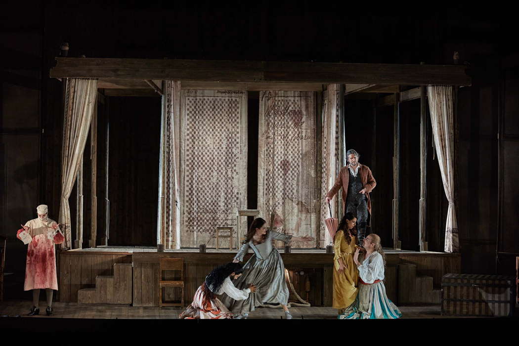 A scene from the Ravenna Autumn Trilogy 'Così fan tutte'. Photo © 2022 Fabrizio Zani