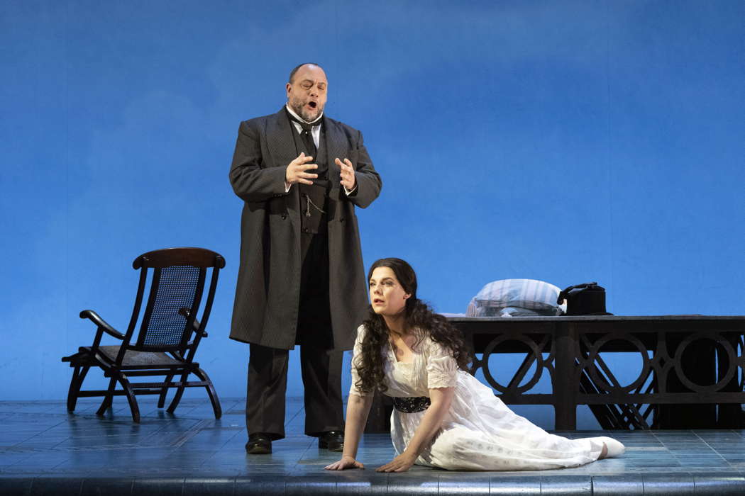 Damiano Salerno as Giorgio Germont and Alison Langer as Violetta Valéry in Verdi's 'La traviata'. Photo © 2022 Richard H Smith