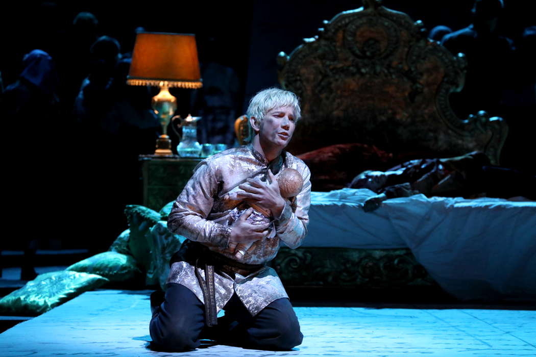 Yaroslav Abaimov as The Fool in Musorgsky's 'Boris' at La Scala. Photo © 2022 Brescia e Amisano