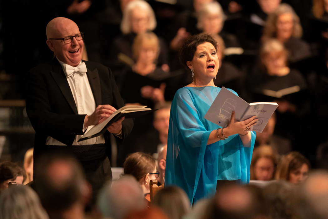 Andrew Mayor and Sarah Fox singing Vaughan Williams' 'Sea Symphony' in Worcester Cathedral on 26 November. Photo © 2022 Michael Whitefoot