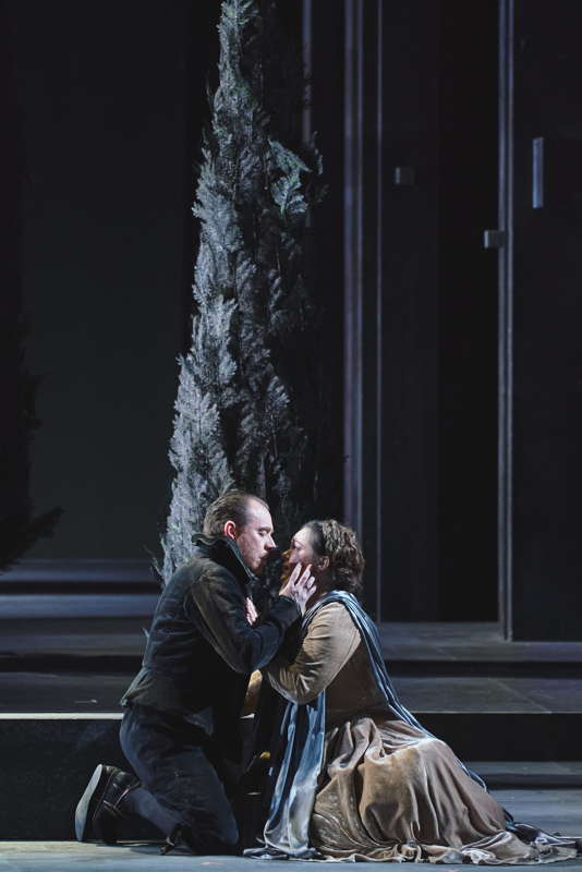 Francesco Meli as Don Carlo and Eleonora Buratto as Elisabetta of Valois in 'Don Carlo' at the Teatro del Maggio Fiorentino. Photo © 2023 Michele Monasta