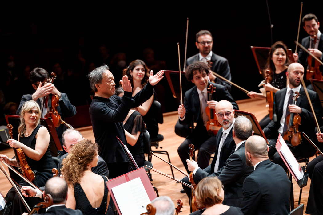 Myung-whun Chung and members of the Orchestra dell'Accademia Nazionale di Santa Cecilia. Photo © 2023 Riccardo Musacchio