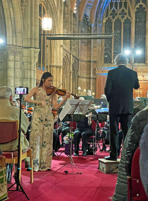 Hana Mizuta-Spencer playing Bloch's Violin Concerto, accompanied by Robert Max and the North London Symphony Orchestra. Photo © 2023 Judy Obrart