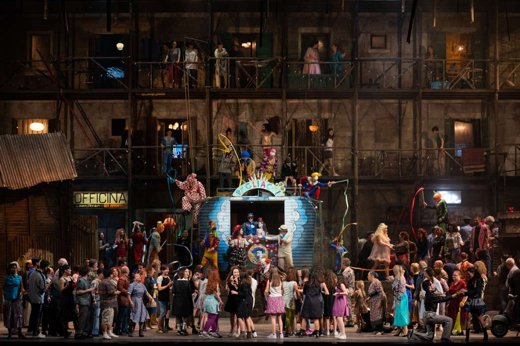 A scene from Teatro dell'Opera di Roma's 'Pagliacci'. Photo © 2023 Fabrizio Sansoni