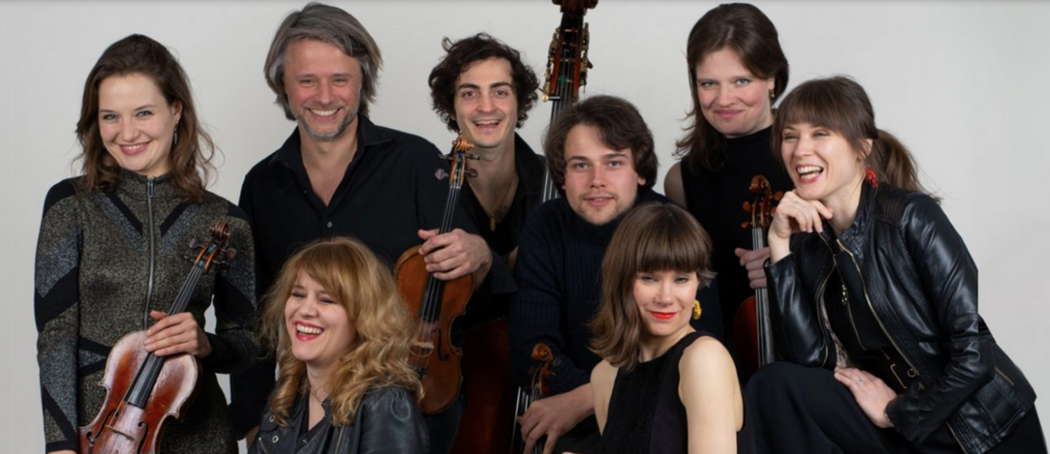 The Davidsbündler gang: viola player Dana Zemtsov, violinist Daniel Rowland, bass player Nicholas Schwartz, violinist Tim Brackman, violinist/viola player Floor Le Coultre, cellist Maja Bogdanović, viola player Lilli Maijala and pianist Anna Fedorova