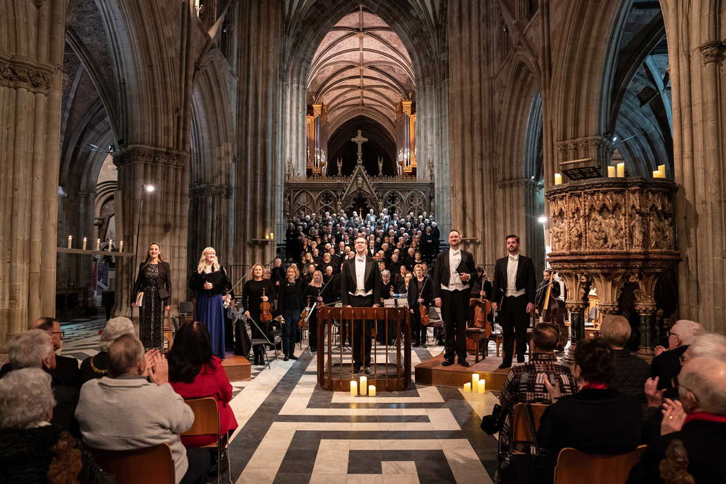 Worcester Festival Choral Society performing in Worcester Cathedral in December 2022. Photo © 2022 Michael Whitefoot
