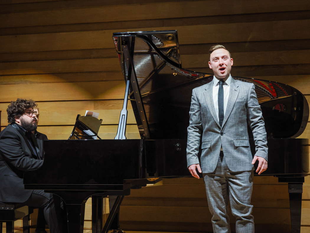 Kieron-Connor Valentine and his accompanist Andre Bertoncini. Photo © 2023 Sisi Burn