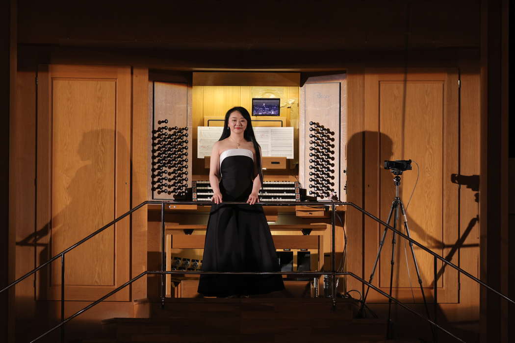 The organist and organ at the Hong Kong Chinese Orchestra's Music about China: A Dialogue Between the Bianzhong and the Organ