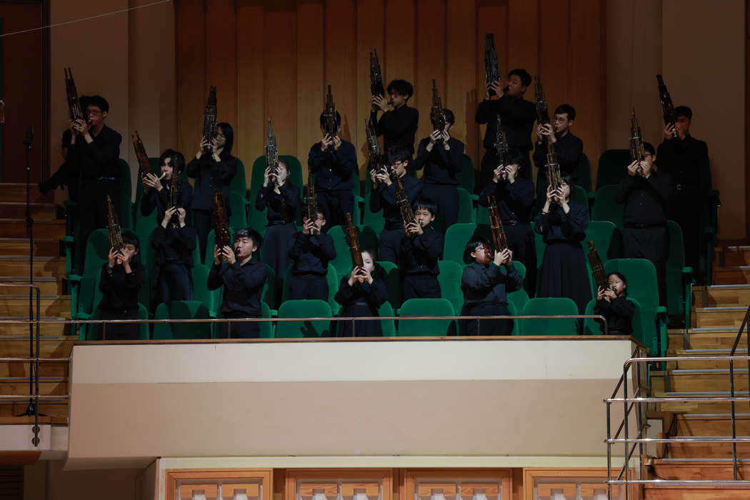 Young sheng players at the Hong Kong Chinese Orchestra's Music about China: A Dialogue Between the Bianzhong and the Organ