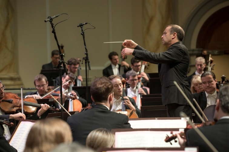 Mark Wigglesworth conducting the Adelaide Symphony Orchestra. Photo © Shane Reid