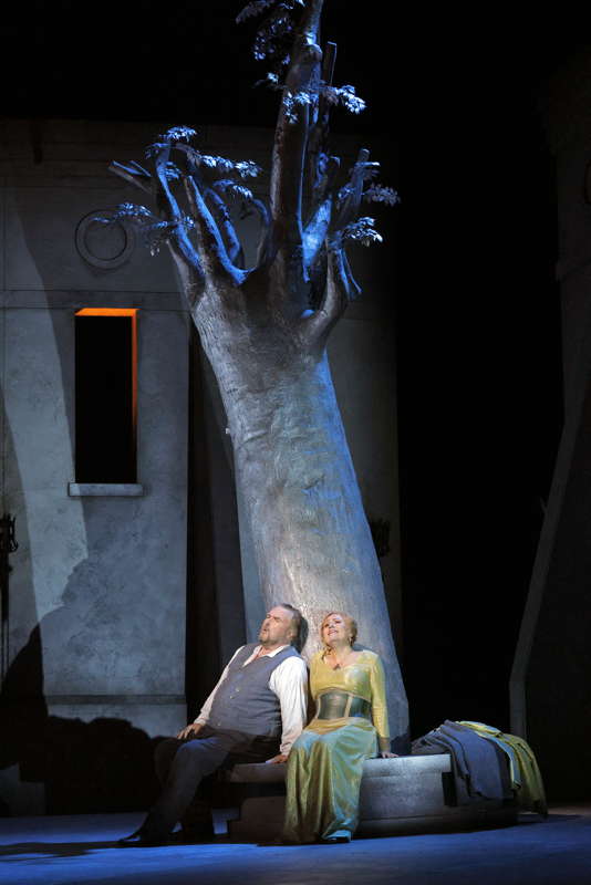 Anja Kampe as Isolde and Simon O'Neill as Tristan in San Francisco Opera's production of Wagner's 'Tristan und Isolde'. Photo © 2024 Cory Weaver