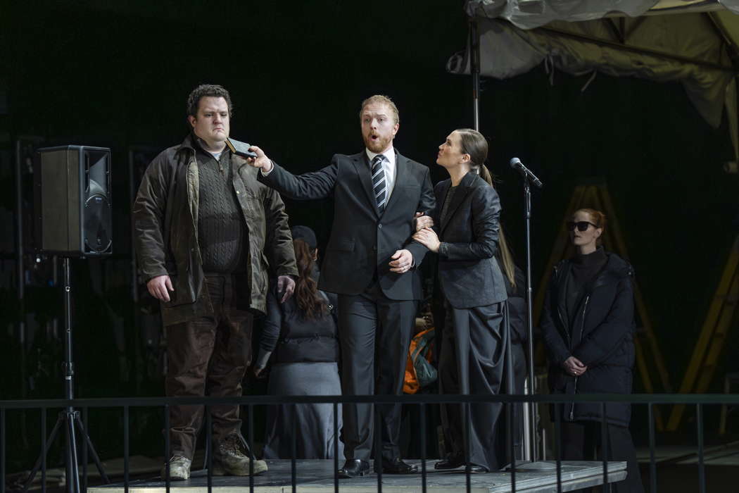 From left to right: John Findon, Alex Otterburn and Heidi Stober in ENO's 'Mary, Queen of Scots'. Photo © 2025 Ellie Kurttz