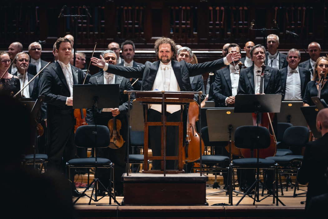 Tomáš Brauner with members of the Prague Symphony Orchestra