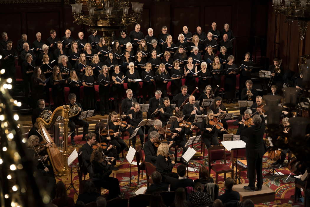 Lloyd's Choir and the Cohen Ensemble. Photo © 2022 Nick Rutter