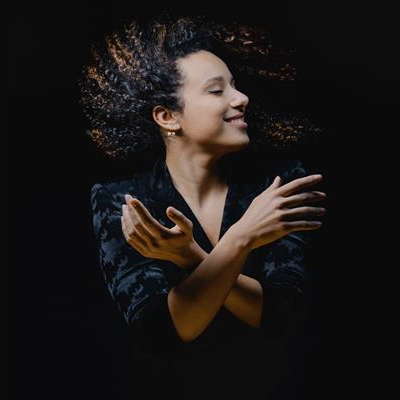 Adèle Charvet. Photo © Capucine de Chocqueuse