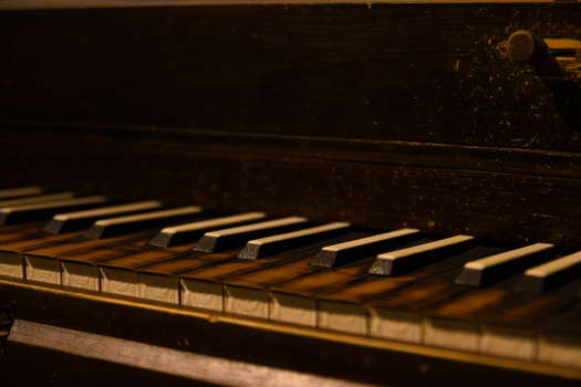 Close-up photo taken by Egemen Şahin in Vienna, Austria in 2024 of an old keyboard instrument